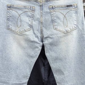 Premium regular denim. (size 32)